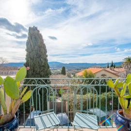 Charming Village House In Grimaud
