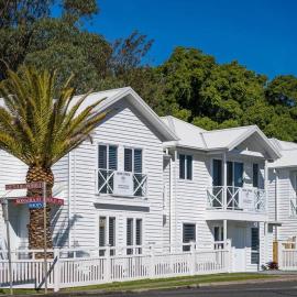 The SALTY PALMS Luxury Beach House Kiama, hotel v destinaci Kiama