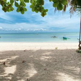 TEZA by the Z - Beachfront Vacation Villa Rental, hotel en Ocoy