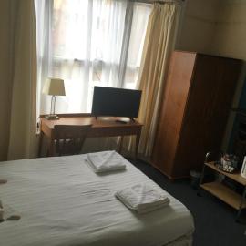Four Seasons Budget, hotel Aberystwythben