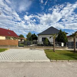 Kalinkovo a whole new house close to X Bionic 10min โรงแรมในKalinkovo