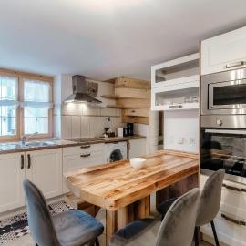 Casa Edera by Quokka 360 - Romantic Wooden House, hotell i Solduno
