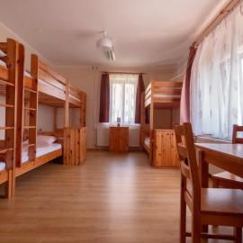 Szent György ifjúsági szálló，Pusztavacs的飯店