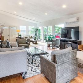 2 Mi to Downtown Coos Bay: Home w/ Deck, Fire Pits