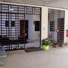 3 Appartements Indépendants - 1 ou 2 Chambres - Du Voyageur Solo au Groupe de 10 personnes - Résidence Calme, Proche Abidjan
