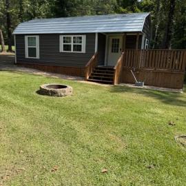 Trails , Tails , and Scales Cabin 2, hotel in Burkeville