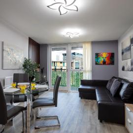 Vista Verde - Luxury City Penthouse 2BR - Sleeps up to 6 - Parking, hotel in Birmingham