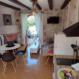 Spasmata Village - Special Maizonette Only Adults Retreat Just one Minute to the Beach, hotel u gradu Minia