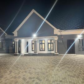 2BR Ultra Modern Apartment in Gbawe, hotel v destinaci Gbawe
