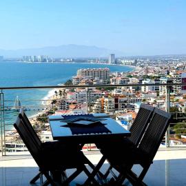 3-Bedroom Condo in the romantic zone