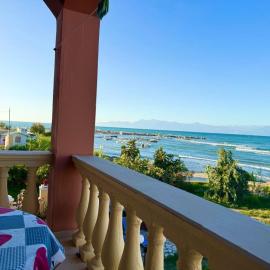 Makris Apartments, hotell sihtkohas Roda