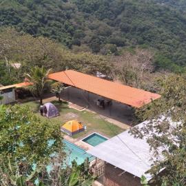 Franklin Hostel & Camping, ξενοδοχείο σε Coroico
