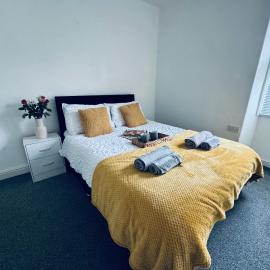 Holly Terrace - 2 Bedrooms - Sleeps 3 – hotel w mieście Whitehaven