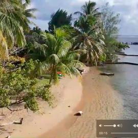 RAIATEA - The BEACH HOUSE - plage sur le lagon !, Hotel in Tevaitoa