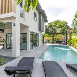 Sleep With Sheep - 3 Bedroom Pool Villa