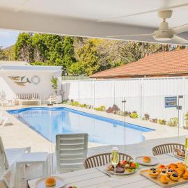 Shoal Shack 72, 72 Tomaree Rd - Pool, Pet Friendly, Wi-Fi, Air Con, Linen