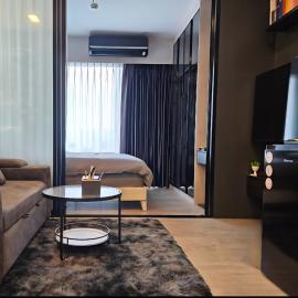 Free Airport Pick Up ! 12th Floor Cozy Studio Room, 5 mins walk to IconSiam & BTS