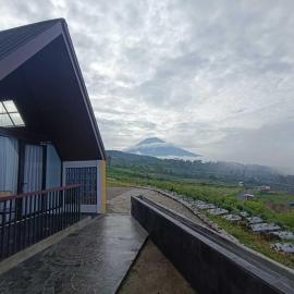 Diorit Villa and Glamping, hotel v destinaci Bedakah