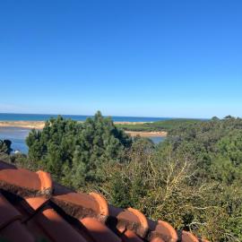Duplex en Mogro con vistas expectaculares、モグロのホテル