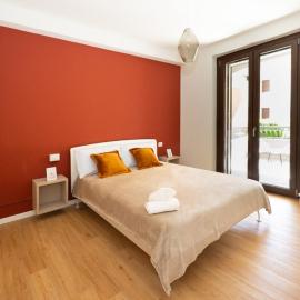 Casa con terrazzo in ottima posizione vicino Como, Hotel in Lucino