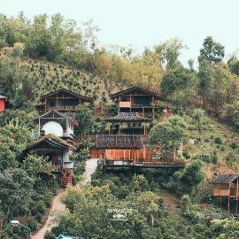 เห็ดเหลือง Hedreung banrakthai homestay and camping, hotel in Ban Rak Thai