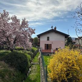 Villa Le Nocciole - 2 bedrooms & 2 bathrooms: Grignasco'da bir otel