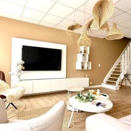 Spacious duplex in the center of Bastogne Onikos rooms – hotel w mieście Bastogne