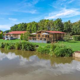 Gadlas Park Holiday Cabins, hotel in Ellesmere