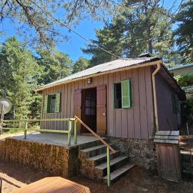 CHALET BAVEDDA- Accès chemins de randonnée- Calme - Montagne, hotel in Quenza