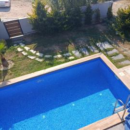 Havuzlu lüks villa havuzu ısıtmalı, Hotel in Çeşme