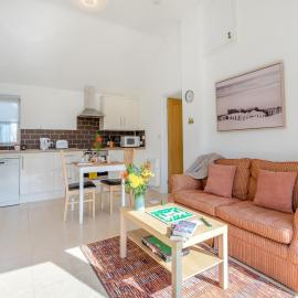 Pitch Back - Uk45387, hotel in Crewkerne