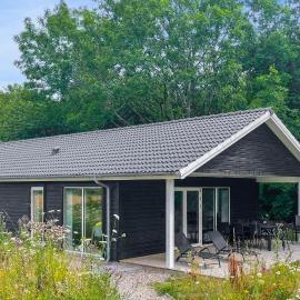 Beautiful Home In Tranekær With Wifi