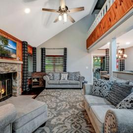 Amazing Condo with hot tub and screened in porch 8 passes to lake and beach, hotel a Stoddartsville
