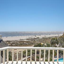 Port O' Call E302 - Top Floor Ocean View Condo!, hotel in Isle of Palms