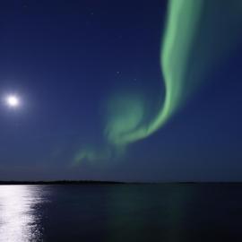 Hillavilla in the shore of lake Inari