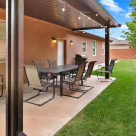 Near Zion 3BR Sleeps 8 RV Trailer Parking