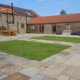 The Oak, Country Home, Sleeps 4 with Hot Tub near Durham City & Bishop Auckland
