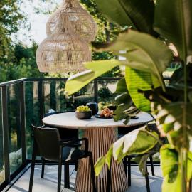 By the lake apartment