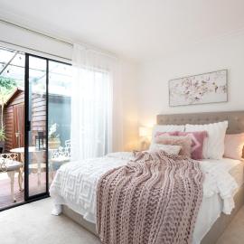 Cozy Private Entire Pet Friendly 1BR Home in Bentleigh Walk to Train, Shops,Cafes & Park