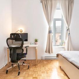 2 min from Bell Center, Downtown & metro station