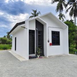 The Pesona Beach House, hotel a Bachok