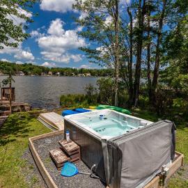 Water Front Dream Hot Tub Fire Pit King Bed โรงแรมในTobyhanna