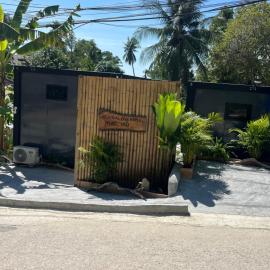 Bungalows Areerat Haad Yao, hotell i Haad Tian