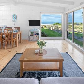 Sandy Toes & Salty Kisses, Hotel in Apollo Bay