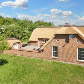 Luxury Pool Retreat - By Traum Ferienwohnungen, hotel a Fjand Gårde
