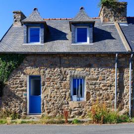 Jolie maison avec jardin a 1km de la plage, viešbutis mieste Pleubian