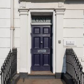 Stylish 5-Bed Townhouse in Prime Leamington Spa