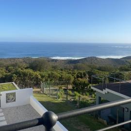 Bellamore - Stylish Loft Studio with Sea Views