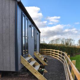 Meadows View Shepherd's Hut, hotel in Cockermouth