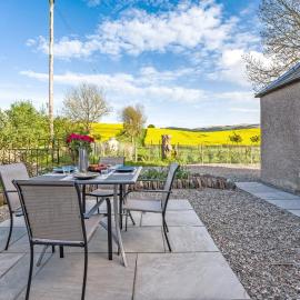 Newbigging Farm Cottage, hotel in Auchterarder